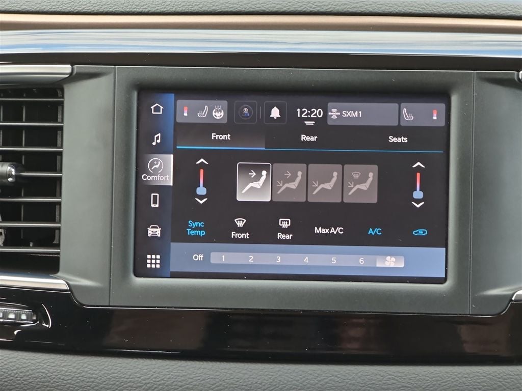 2023 Chrysler Voyager LX
