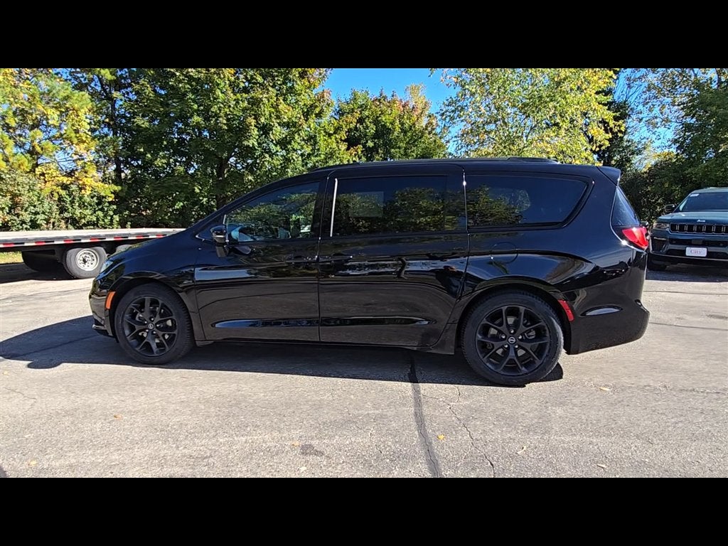 2025 Chrysler Pacifica Limited