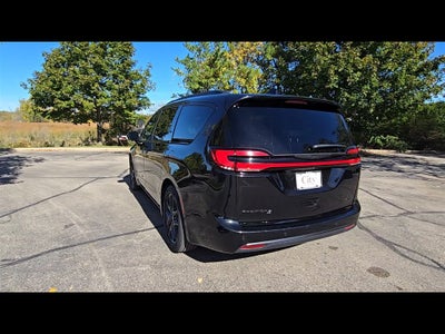 2025 Chrysler Pacifica Limited