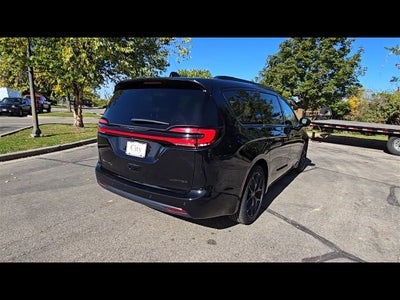 2025 Chrysler Pacifica Limited