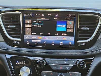 2027 Chrysler Pacifica Select