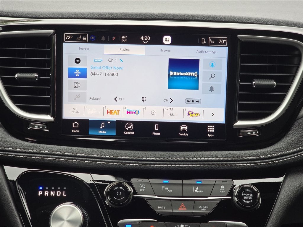 2027 Chrysler Pacifica Select
