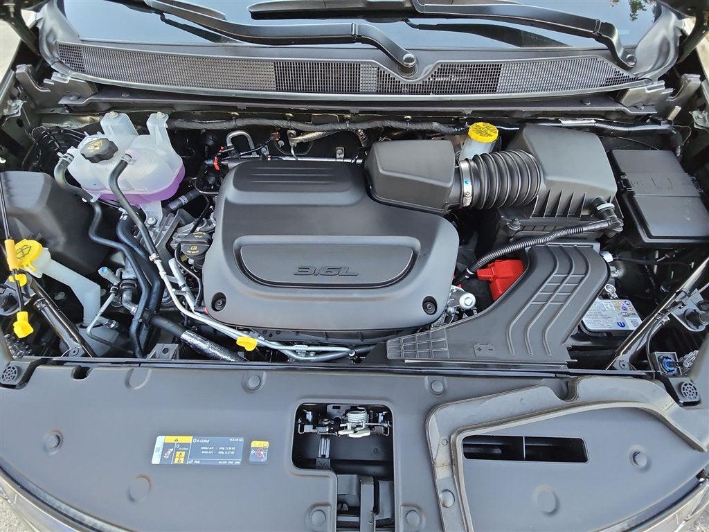 2027 Chrysler Pacifica Select