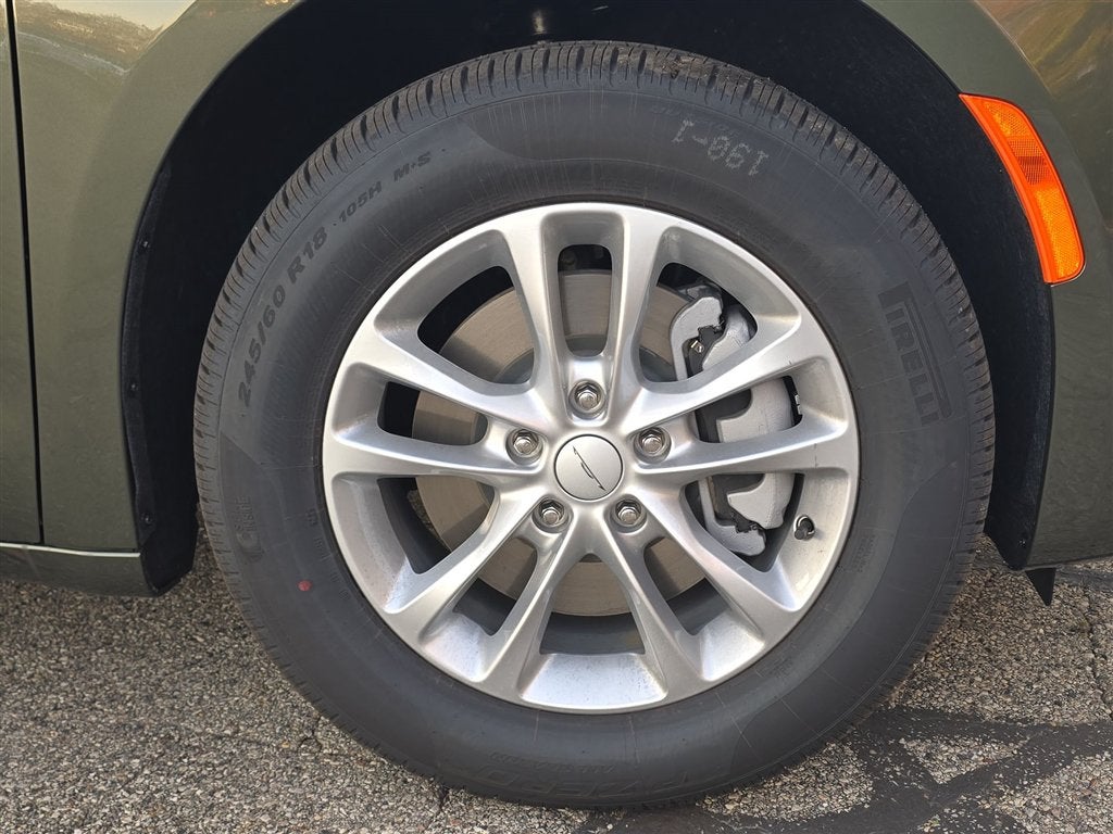2027 Chrysler Pacifica Select