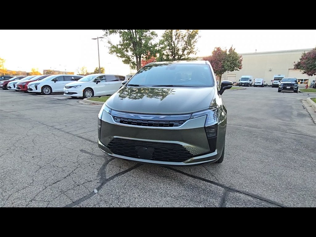 2027 Chrysler Pacifica Select