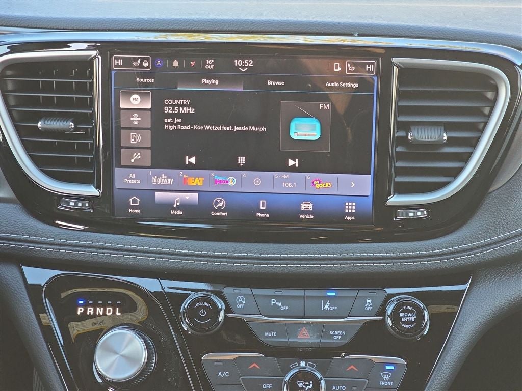 2026 Chrysler Pacifica Select