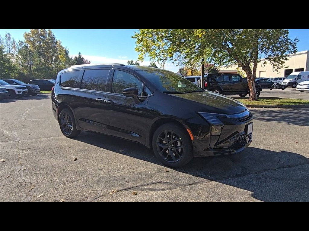 2027 Chrysler Pacifica Limited