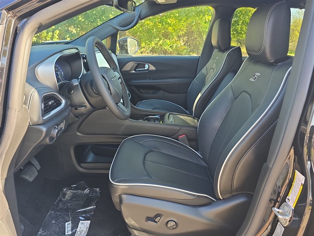 2027 Chrysler Pacifica Limited