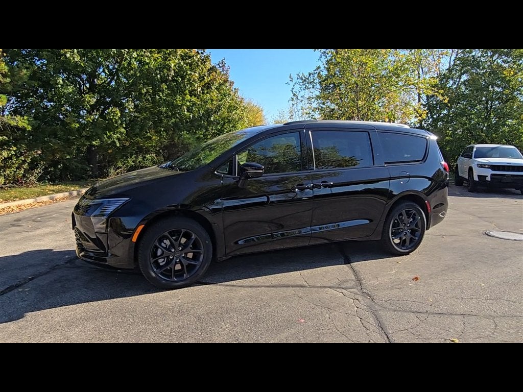 2027 Chrysler Pacifica Limited