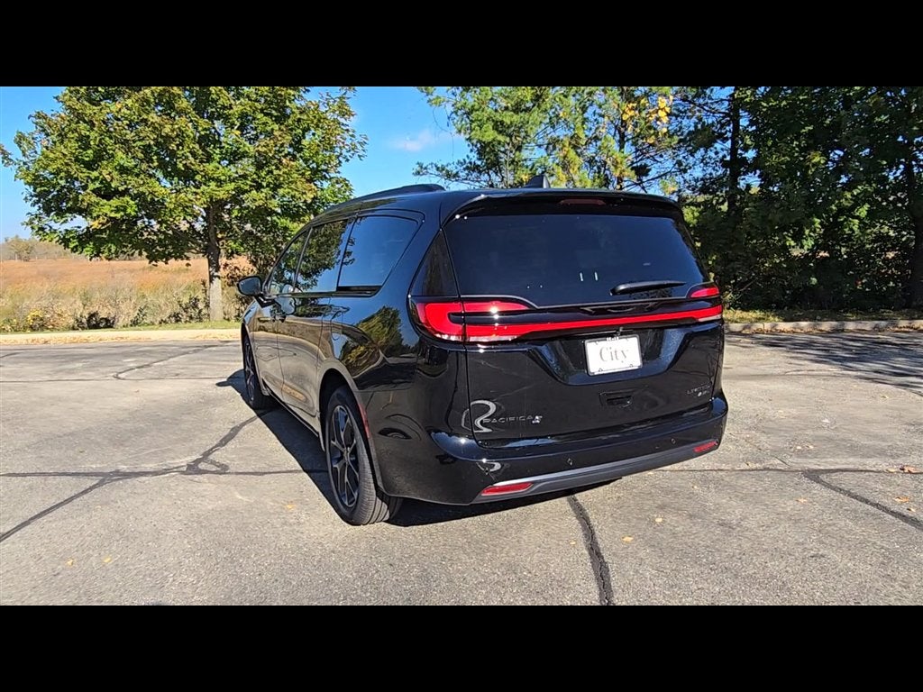2027 Chrysler Pacifica Limited