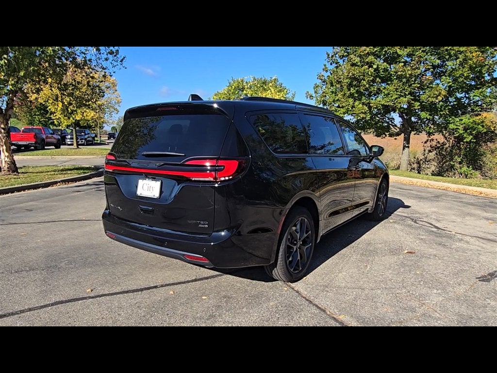 2027 Chrysler Pacifica Limited