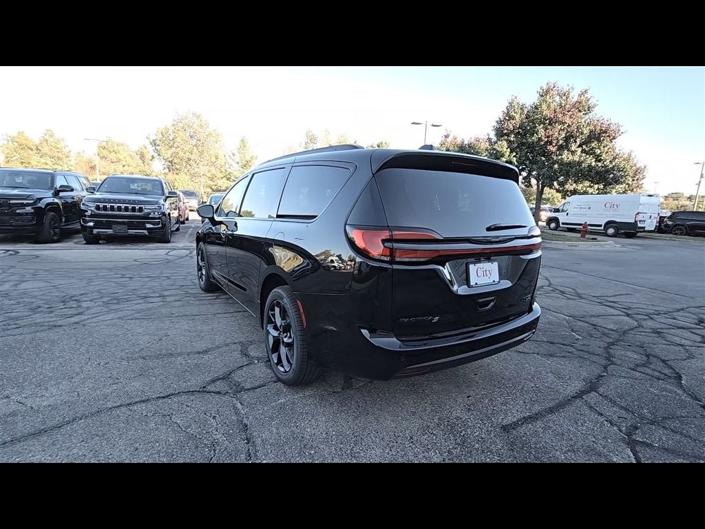 2026 Chrysler Pacifica Limited