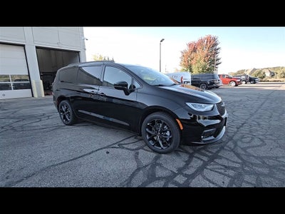 2026 Chrysler Pacifica Limited