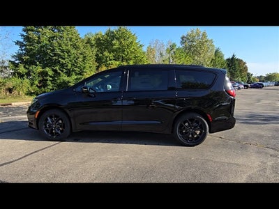 2026 Chrysler Pacifica Limited