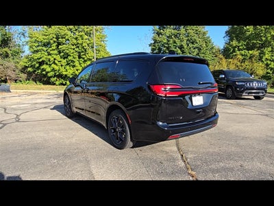 2026 Chrysler Pacifica Limited