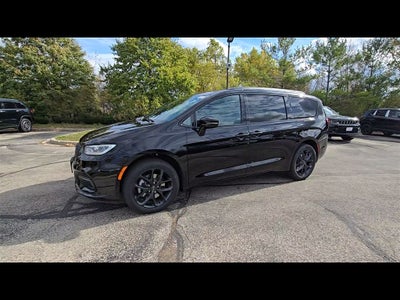 2026 Chrysler Pacifica Limited