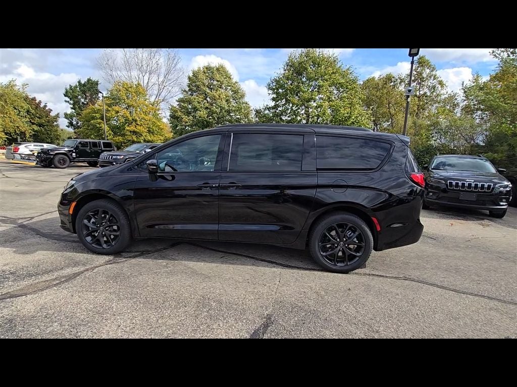 2026 Chrysler Pacifica Limited