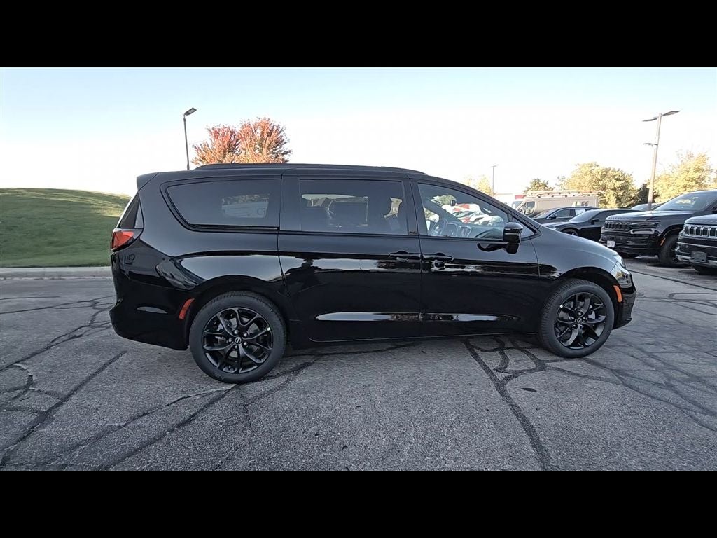 2026 Chrysler Pacifica Limited