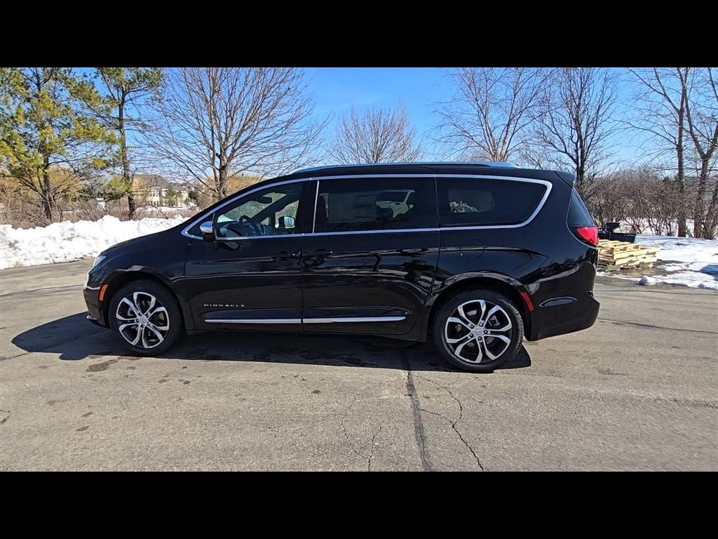 2026 Chrysler Pacifica Pinnacle