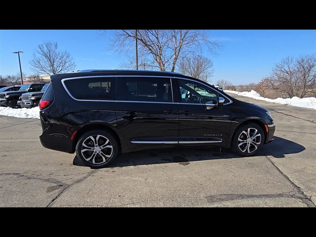 2026 Chrysler Pacifica Pinnacle