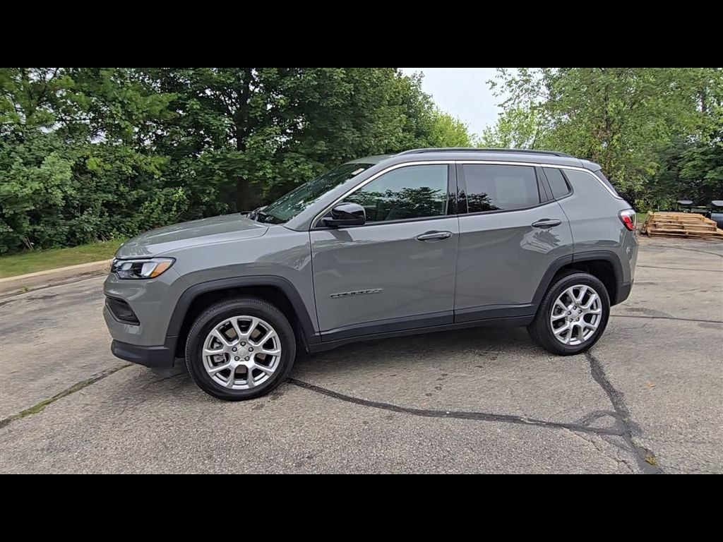2023 Jeep Compass Latitude Lux