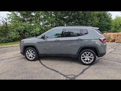 2023 Jeep Compass Latitude Lux