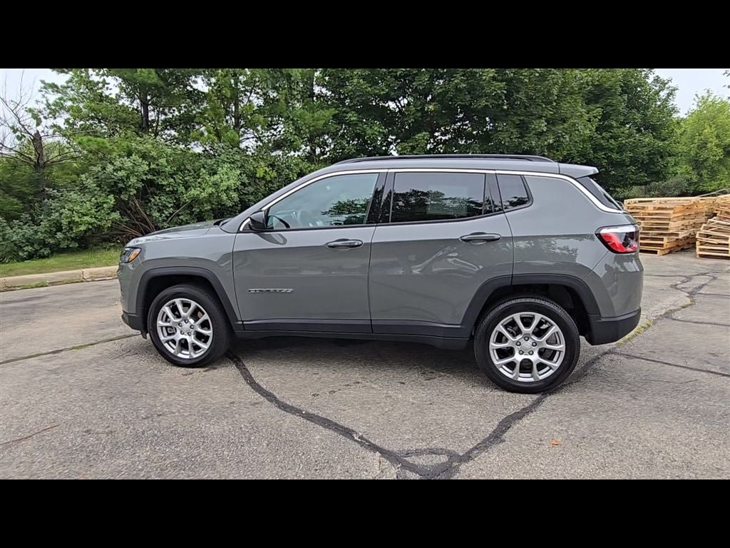 2023 Jeep Compass Latitude Lux