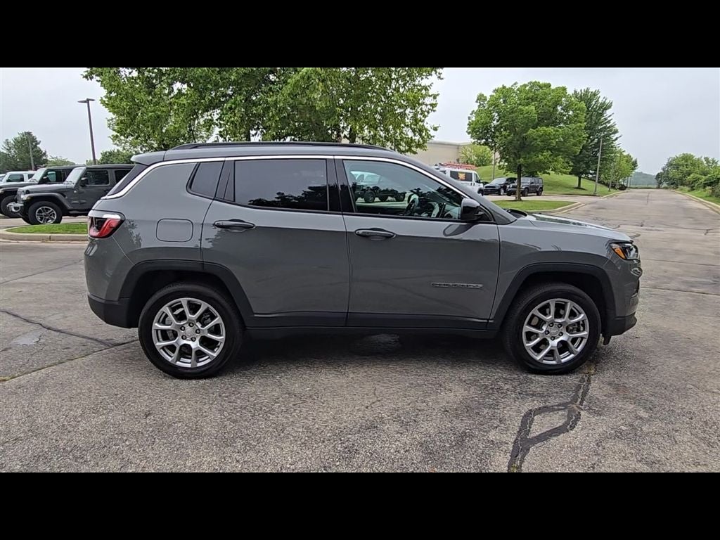 2023 Jeep Compass Latitude Lux