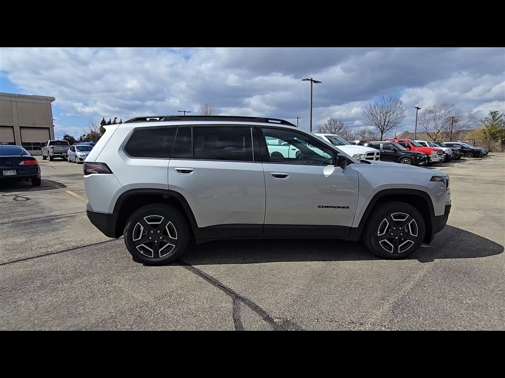 2026 Jeep Cherokee Laredo