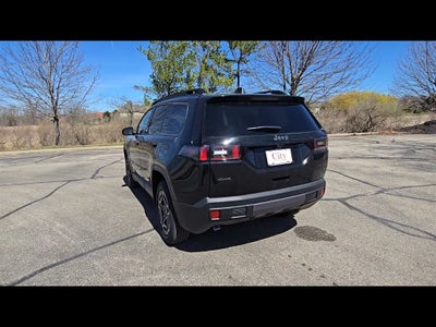 2026 Jeep Cherokee Laredo