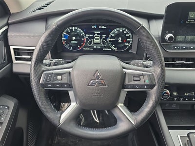 2023 Mitsubishi Outlander SE