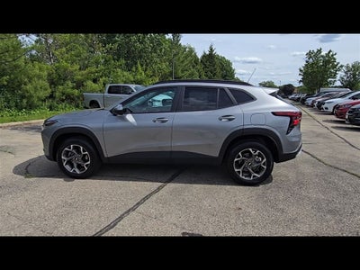 2025 Chevrolet Trax LT