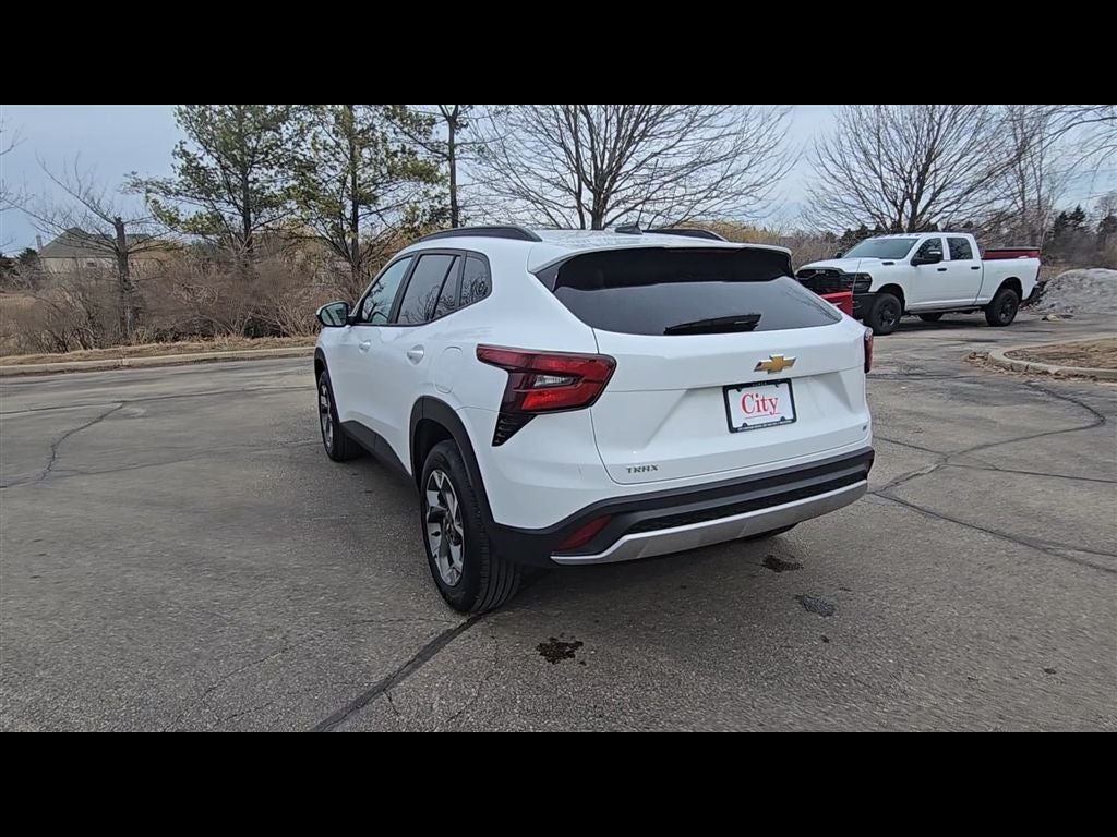2025 Chevrolet Trax LT