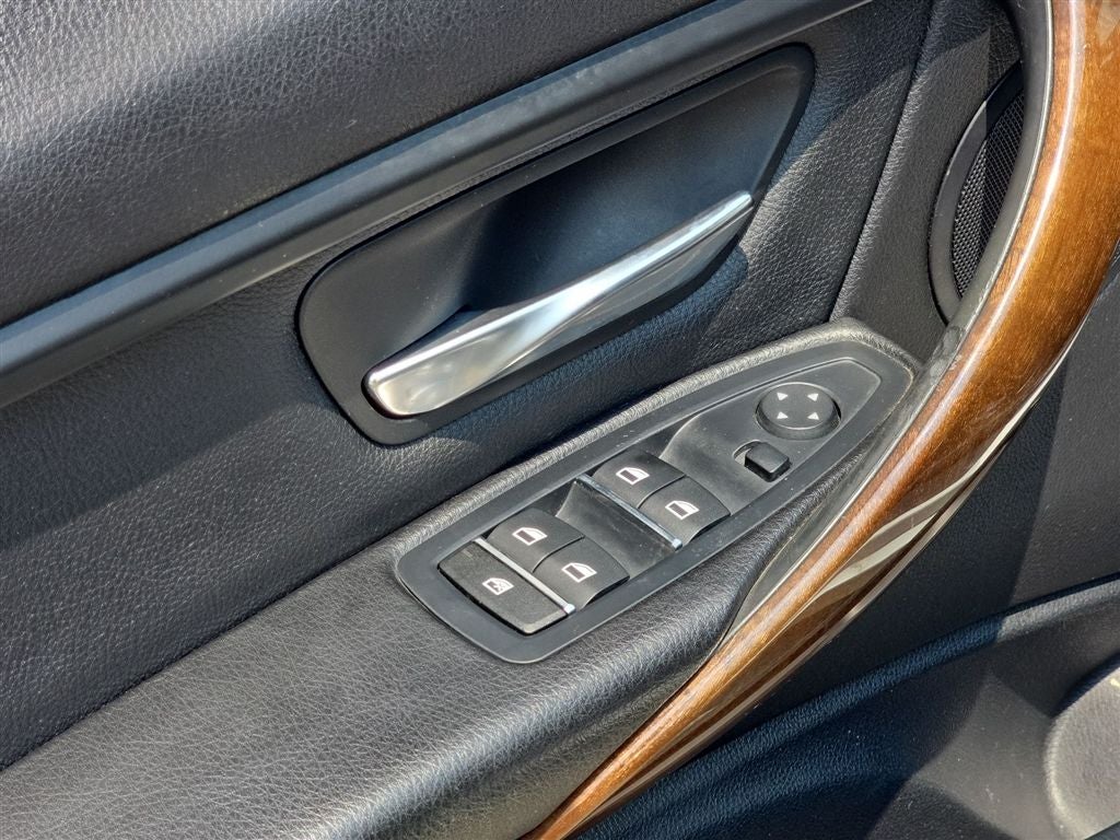 2016 BMW 3 Series 320i xDrive