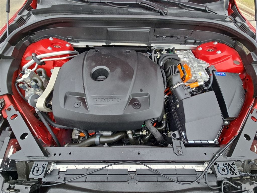 2023 Volvo XC60 Recharge Plug-In Hybrid T8 Plus Bright Theme