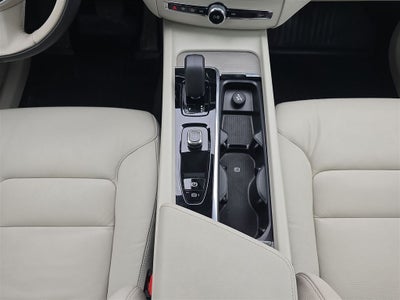 2023 Volvo XC60 Recharge Plug-In Hybrid T8 Plus Bright Theme