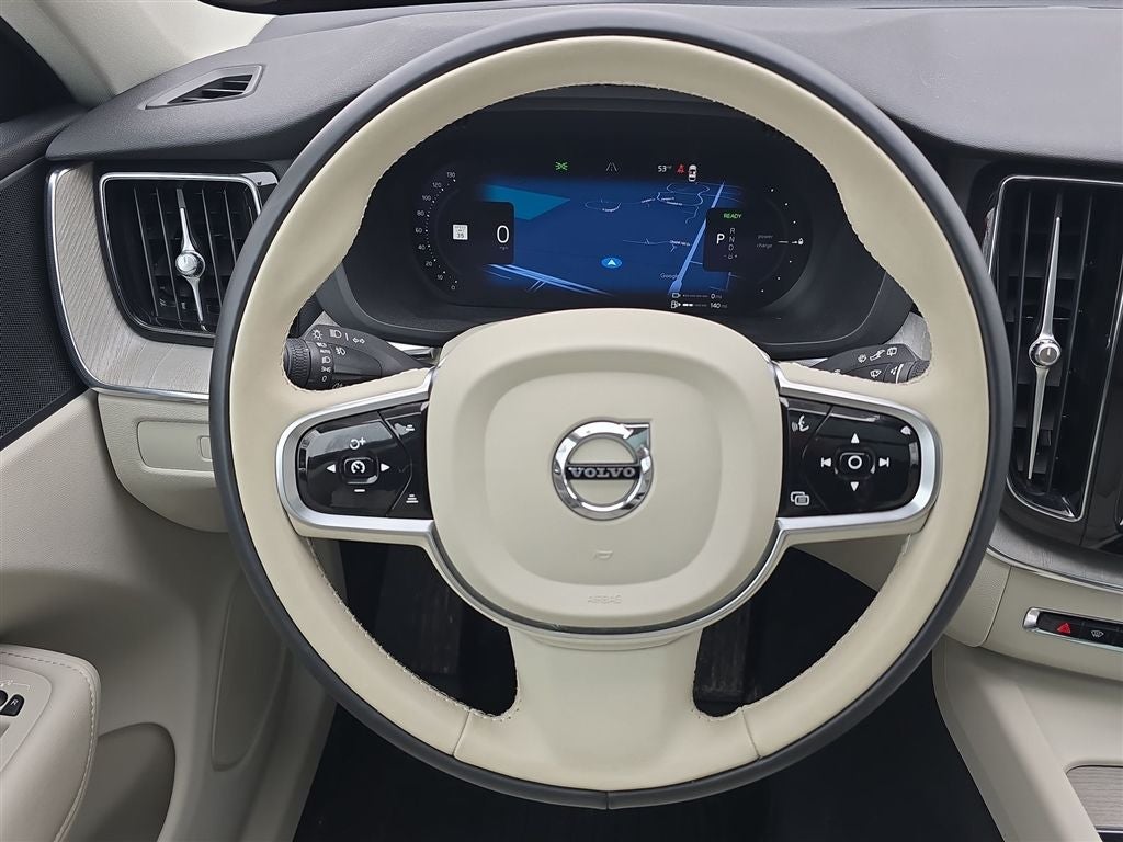 2023 Volvo XC60 Recharge Plug-In Hybrid T8 Plus Bright Theme
