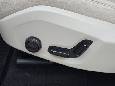 2023 Volvo XC60 Recharge Plug-In Hybrid T8 Plus Bright Theme