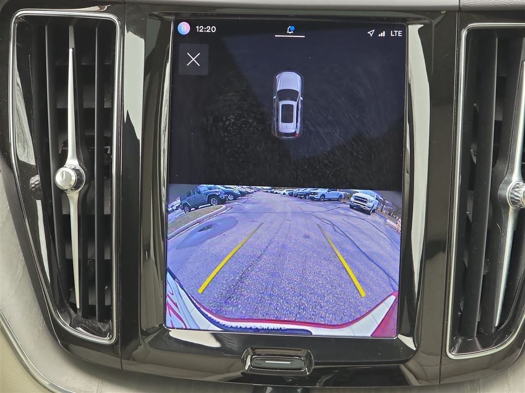 2023 Volvo XC60 Recharge Plug-In Hybrid T8 Plus Bright Theme