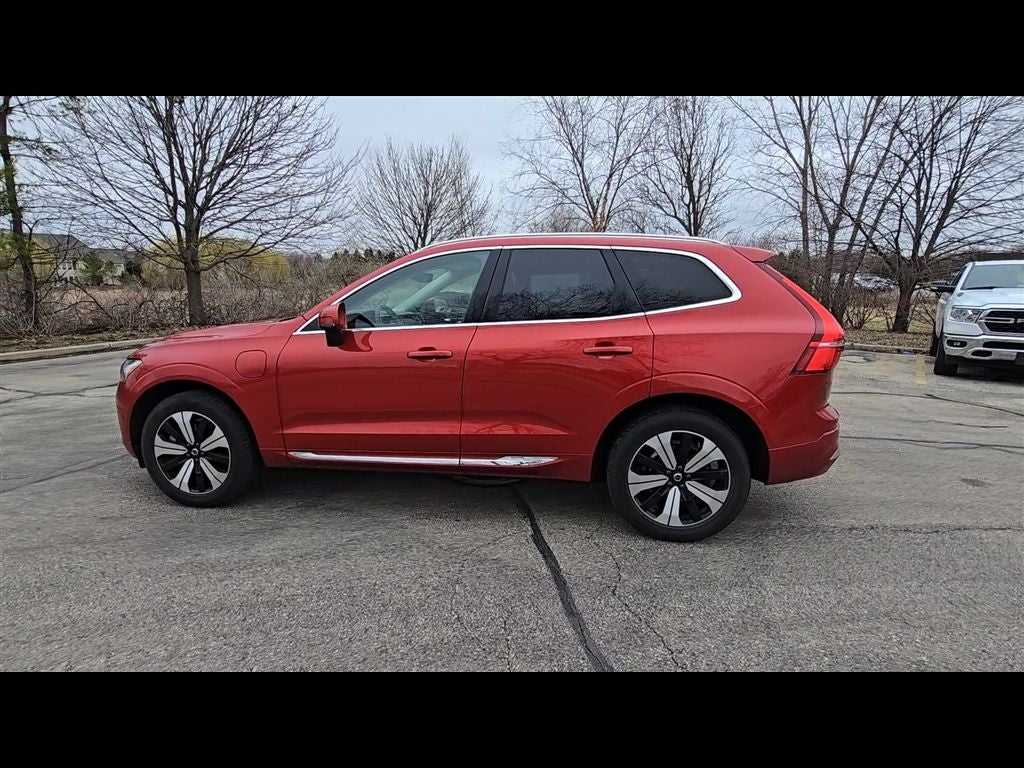 2023 Volvo XC60 Recharge Plug-In Hybrid T8 Plus Bright Theme