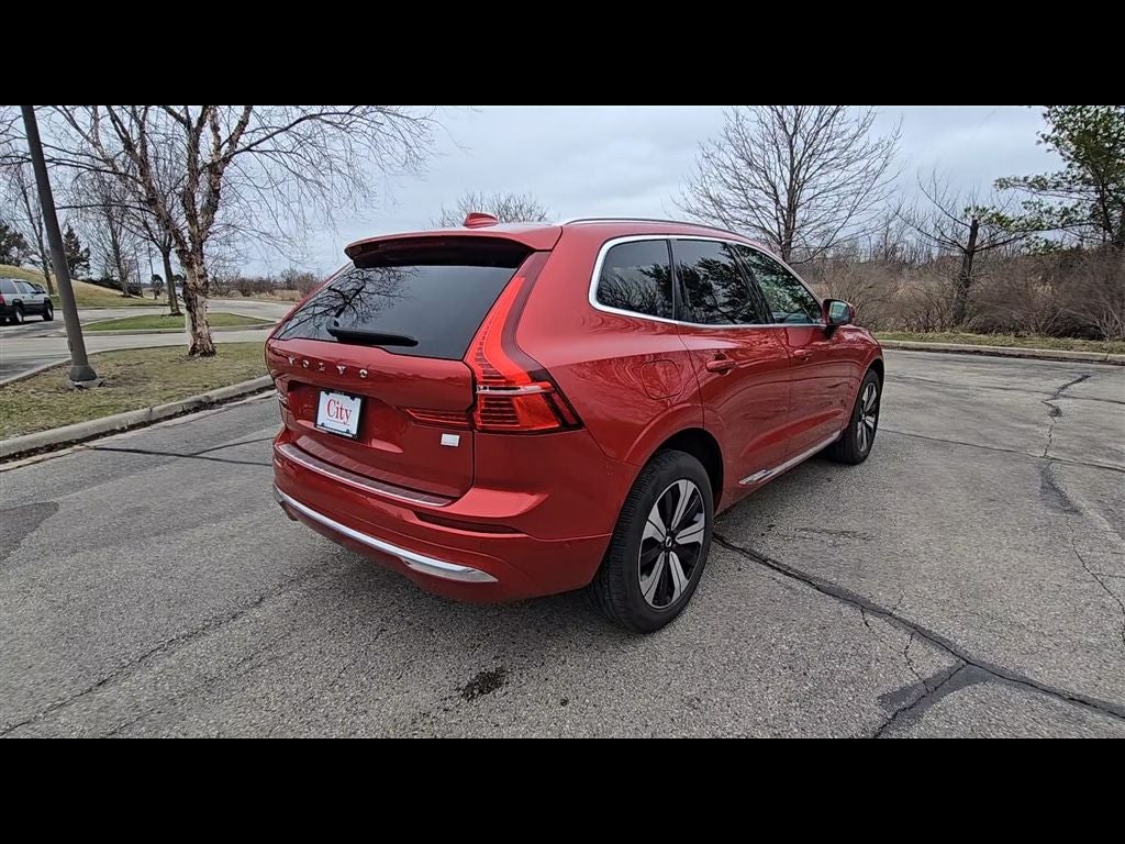 2023 Volvo XC60 Recharge Plug-In Hybrid T8 Plus Bright Theme