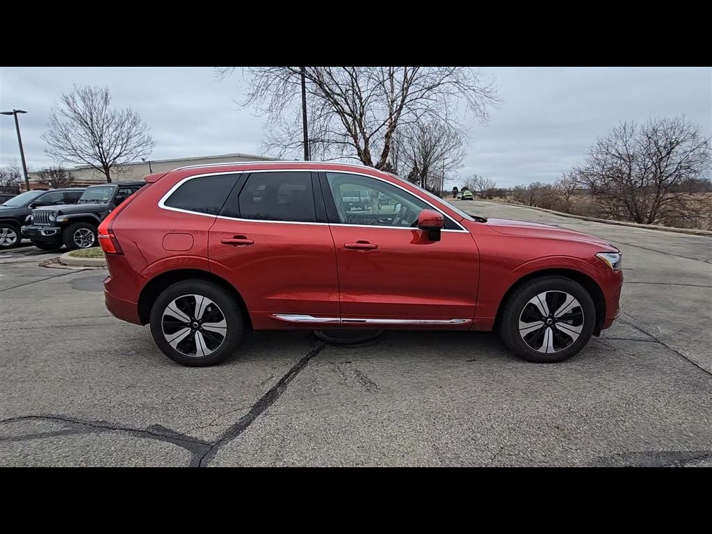 2023 Volvo XC60 Recharge Plug-In Hybrid T8 Plus Bright Theme